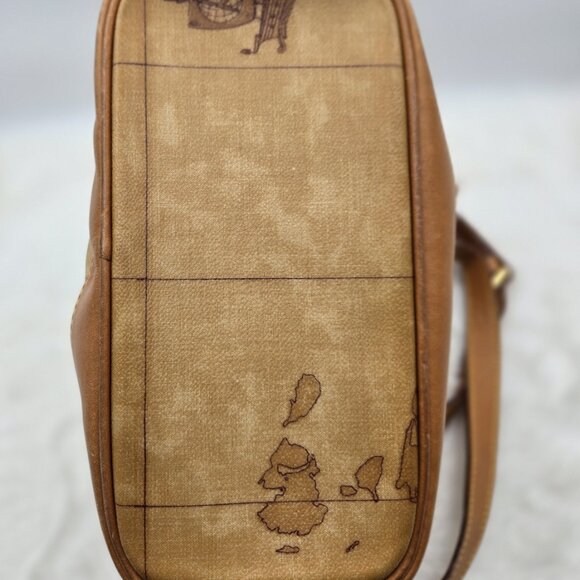 Geo Classic map print bucket bag - Picture 6 of 13